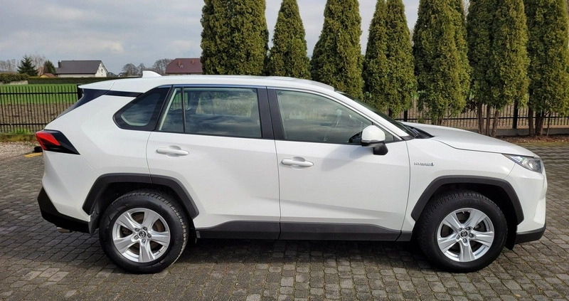 Toyota RAV4 cena 116900 przebieg: 153998, rok produkcji 2019 z Chęciny małe 781